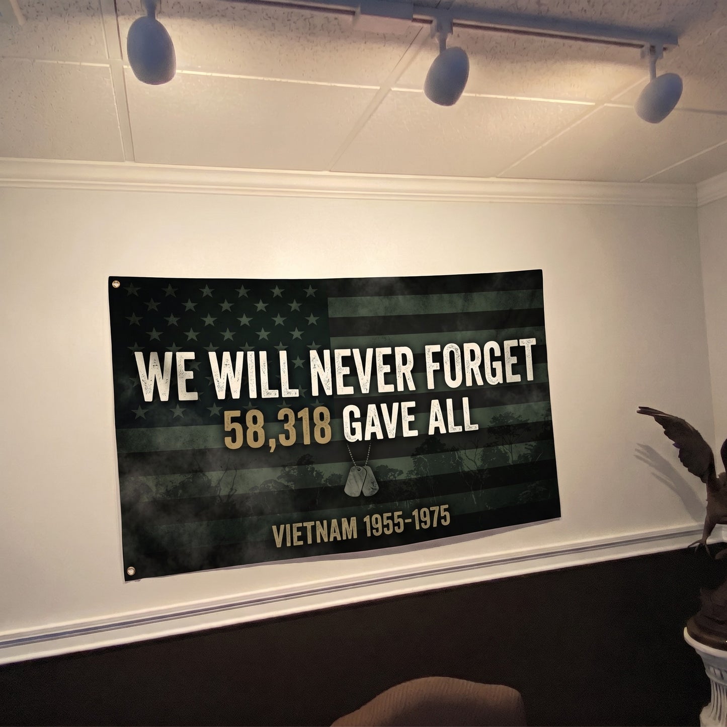 Vietnam Never Forget Tribute Flag - 4x6
